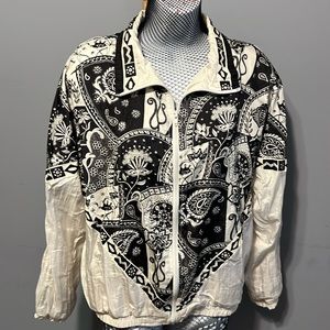 80’s vintage cream and black windbreaker with pockets EUC sz S